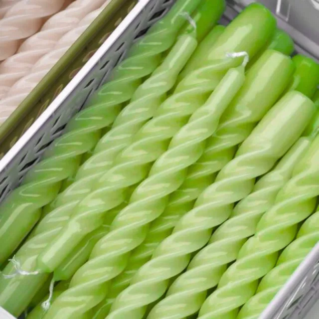 trus. Set van 6 Gedraaide Kaarsen – Licht Groen