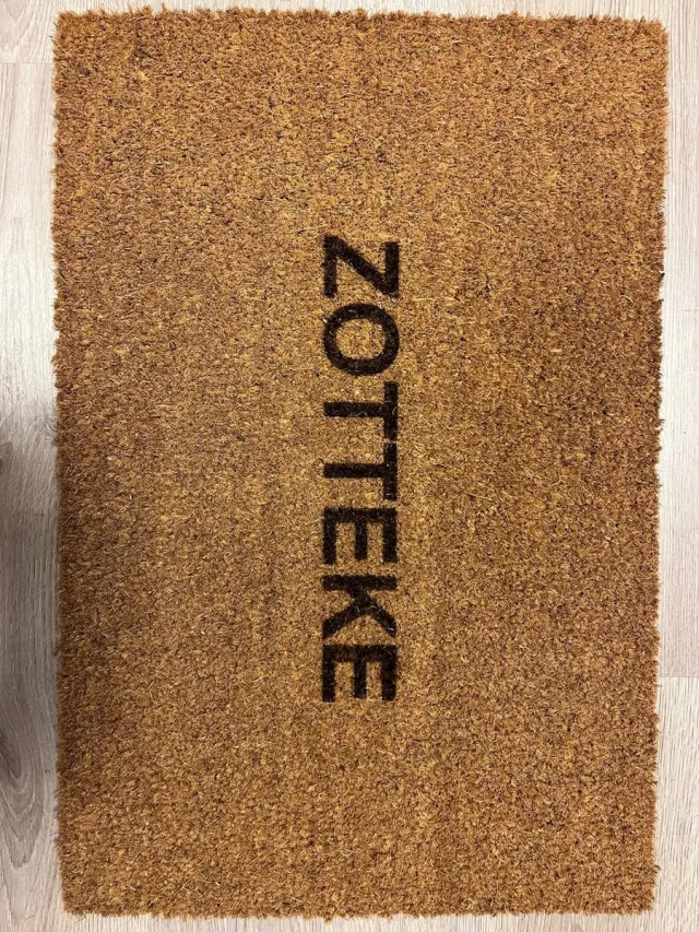 Zotteke Deurmat - Zotteke - Deurmat kokos - Deurmat met logo - Droogloopmat - Deurmat binnen - Deurmat funny bruin
