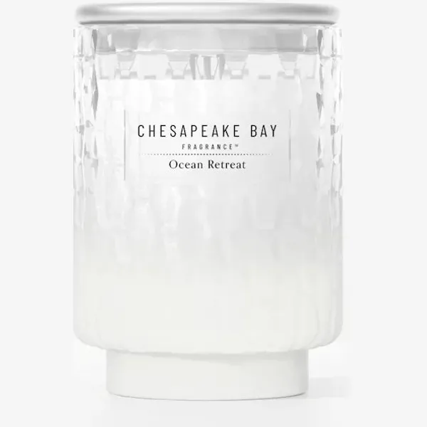 Chesapeake Bay Fragrance - Ocean Retreat Medium Geurkaars - 50 branduren Wit