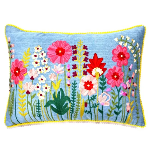 Only natural kussen katoen bloemen blauw met gekleurde bloemen geborduurd met denim 35 x 50