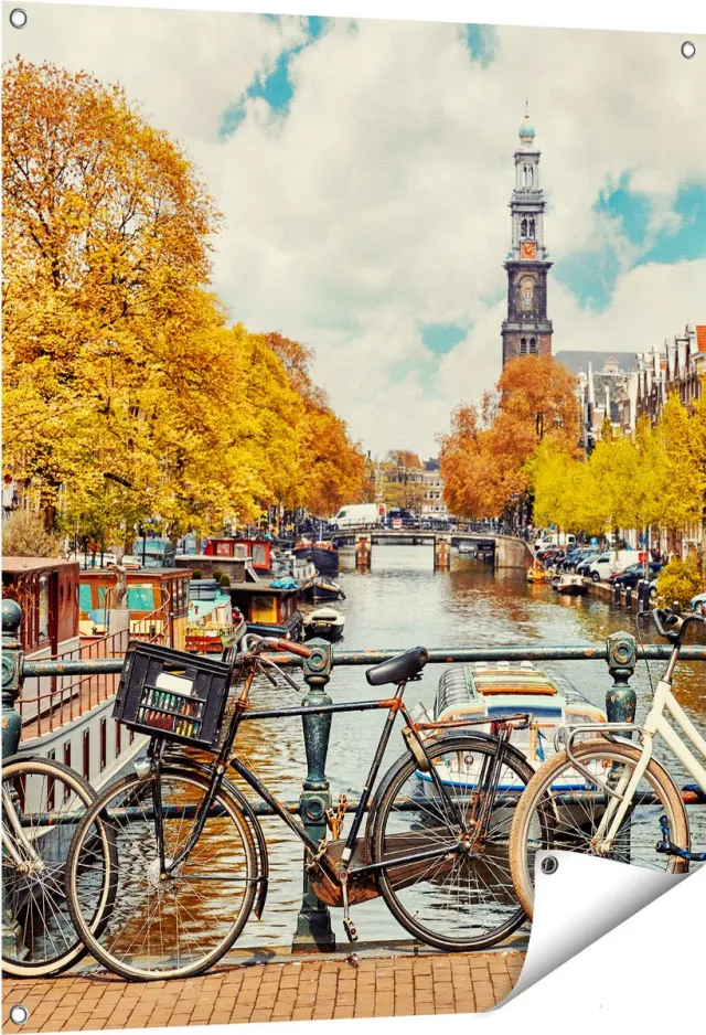Gards Tuinposter Amsterdamse Brug bij een Brug met Fietsen - 80x100 cm - Tuindoek - Tuindecoratie - Wanddecoratie buiten - Tuinschilderij Multikleur