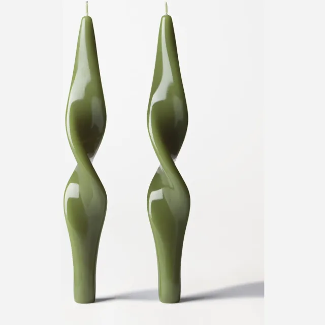 HEMA Dinerkaarsen XL ⌀4.3x27cm gedraaid olijfgroen - 2 stuks (groen)