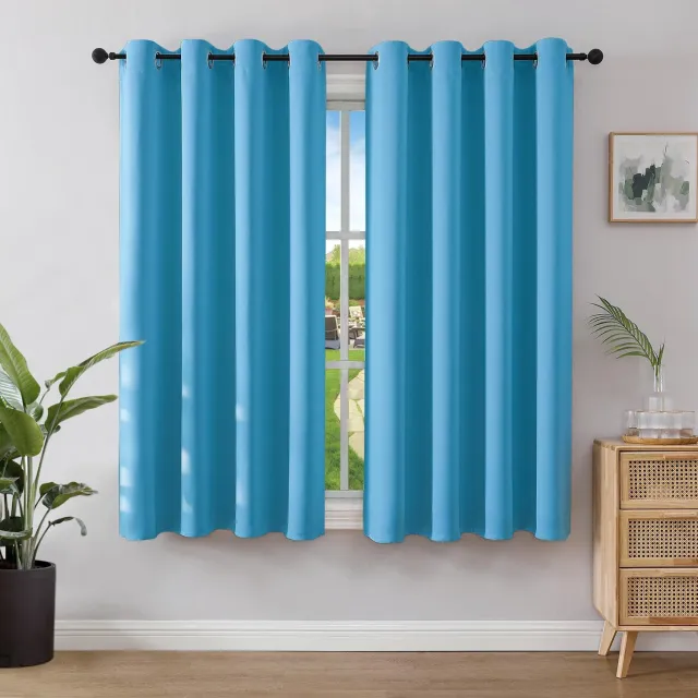 Famanu Warmte-isolerende verduisteringsgordijnen met ringen, hittebescherming, set van 2 stuks, hemelsblauw, 137 x 117 cm, ideaal voor slaapkamer en woonkamer