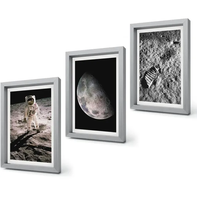 Coloray 4-Delige Schilderij Set - Foto's van astronautenvoetafdrukken op de maan - 20 x 30 cm - Stijlvolle Muurdecoratie - Slaapkamer Zilveren lijst