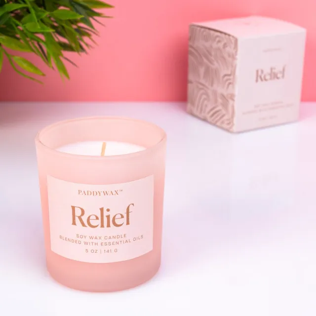 Paddywax Wellness Geurkaars - Relief (ivoor) van Paddywax Roze