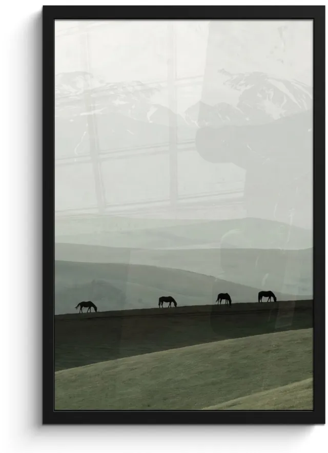 FrameYourWall Poster in lijst - Fotolijst 40x60 cm - Posters - Grijs - Berg - Paarden - Posterlijst zwart - Decoratie - Wanddecoratie woonkamer - Muurdecoratie slaapkamer