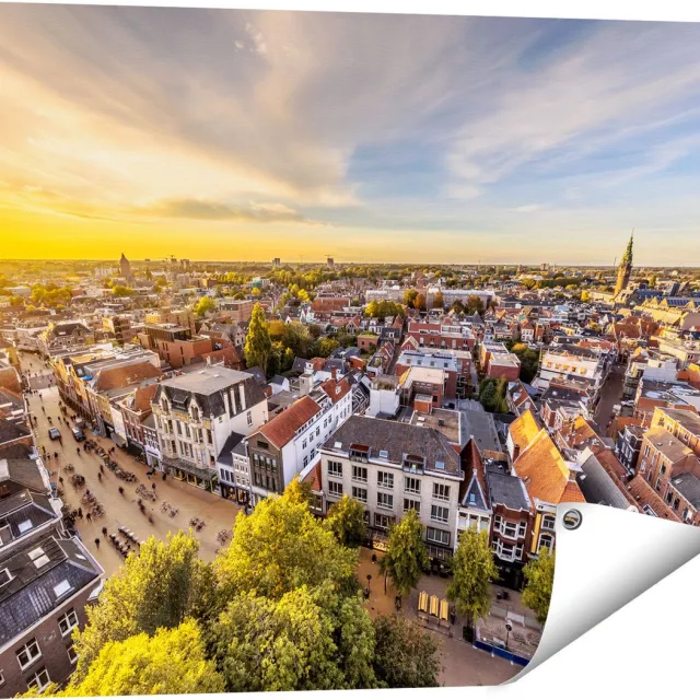 Gards Tuinposter Groningen Skyline Stad bij Zonsondergang - 80x60 cm - Tuindoek - Tuindecoratie - Wanddecoratie buiten - Tuinschilderij Multikleur