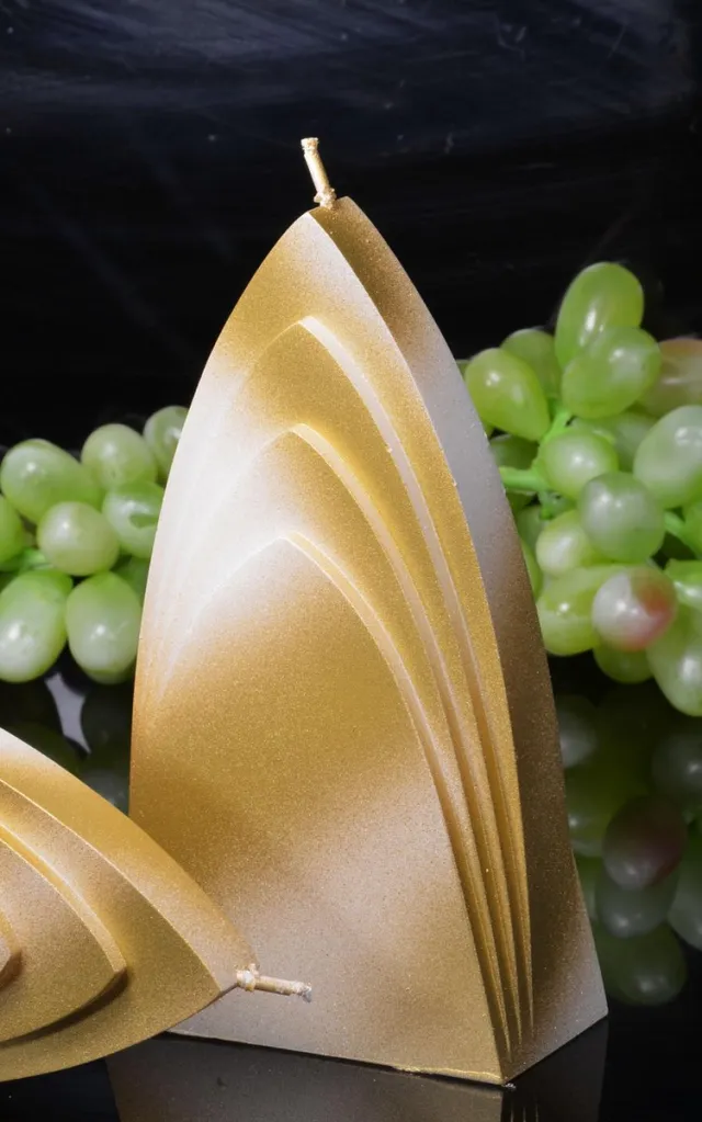 MilaNNE Candles by Milanne Handgemaakte Bogen kaars in Perl Mat Wit en Metallic Goud, hoogte: 17 cm - BEKIJK VIDEO