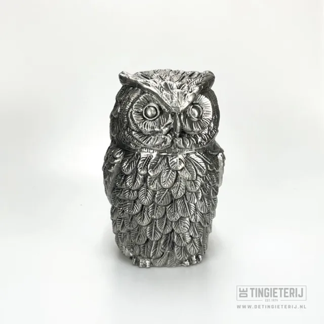 De tingieterij Tinnen Uil Sculptuur – Handgemaakt Miniatuur – Decoratieve Uil van Tin – Uniek Cadeau & Luxe Woondecoratie - levensecht Zilver
