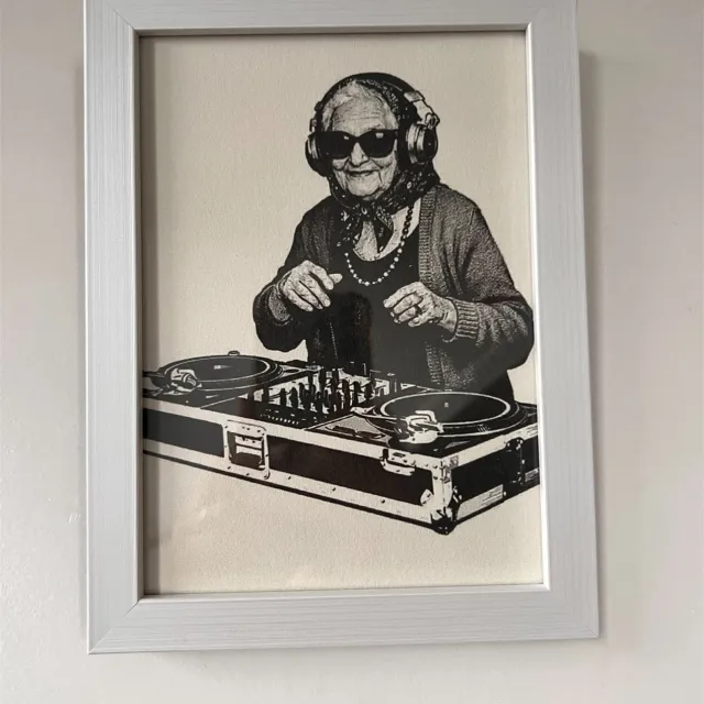KAE Design Poster - DJNanny - Art Print - 13x18cm - Framed White