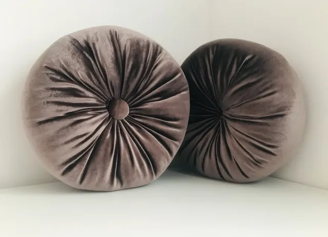 Gustiana Set van 2 Luxe Velours sierkussens - ø 30 cm - rond - Taupe
