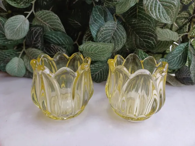 Decoris Set van 2 theelichtjes tulp geel Ø7cmx6.5cmH - Glas - transparant - Lente - Zomer - Pasen
