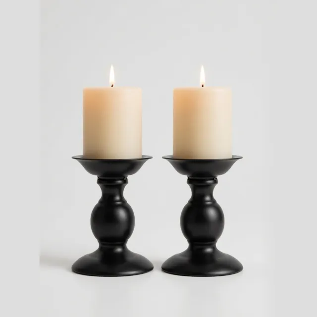 RALA Nuptio Zwarte Pijler Kandelaars Set van 2 - Metalen Kandelaar voor 8cm Stompkaarsen - 16cm Hoog - Bruiloft & Woonkamer Decoratie