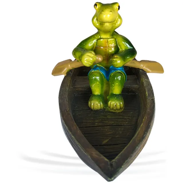 SNQ Decoratie voor waterpartij in de tuin - Schildpadbeeld - Schildpad in een houten boot - Decoratie voor tuin, waterpark, terras en patio - Hars - Natuurlijke stijl - Geschikt voor tuin, terras- en waterpartijontwerpen - Groen