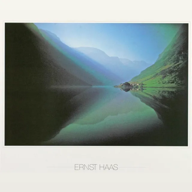 Catch Projecten Poster - Norway 1959 - Ernst Haas - Kleur - Fotografie - Jaren 80 Blauw