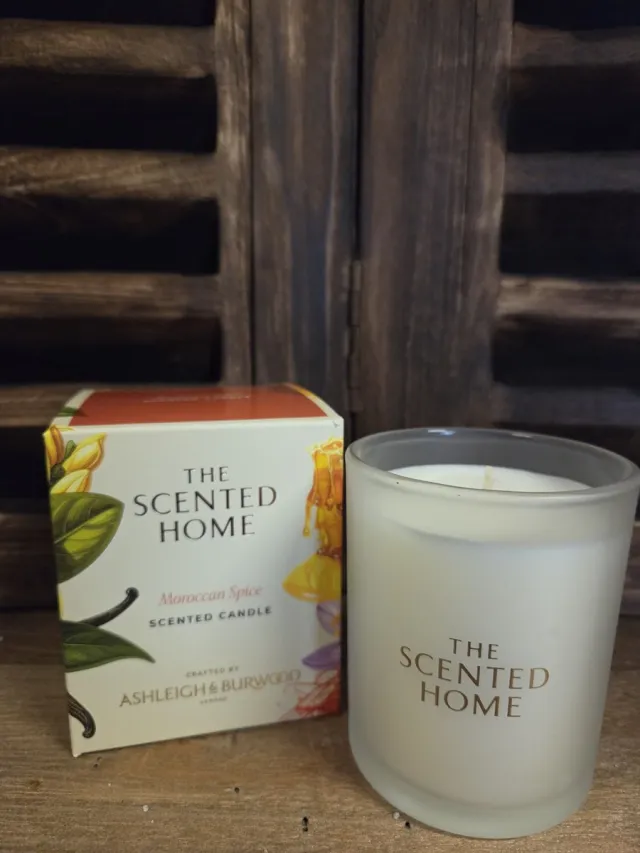 Ashleigh & Burwood London Ashleigh & Burwood Moroccan Spice scented candle - 40 branduren - 1 stuk creme