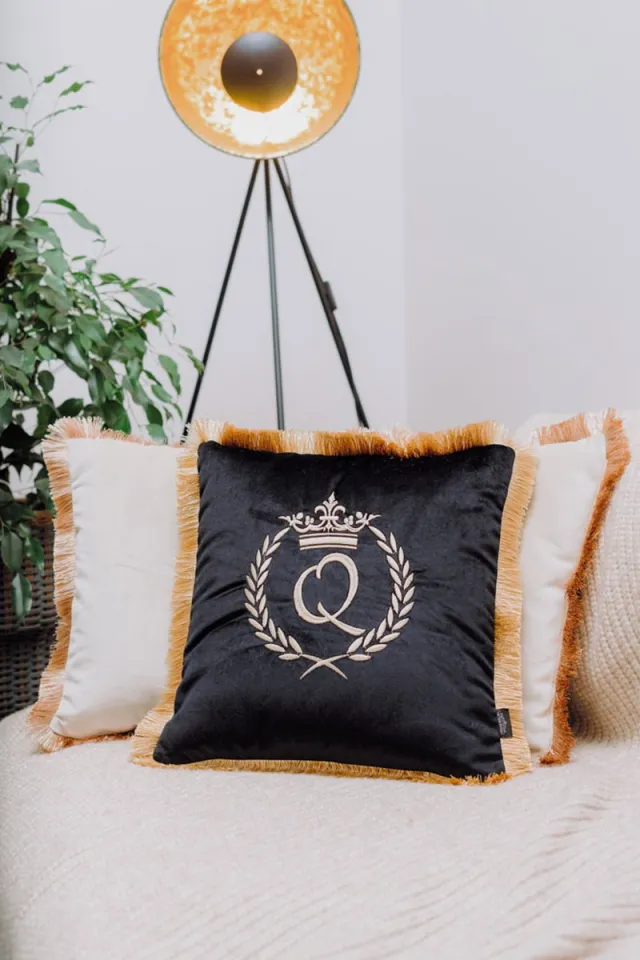 Sandra Mika Embroidered pillow / personalised pillow / monogram pillow / decorative cushion 40x 40 black velvet letter Q Zwart