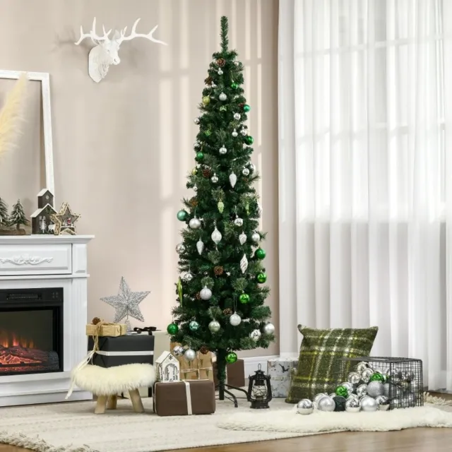OKWISH Kunstkerstboom Slank – 195 Cm Hoog En 54 Cm Breed – Kunststof – Groen – Met Dennenappels – Vlamvertragend Voor Binnengebruik