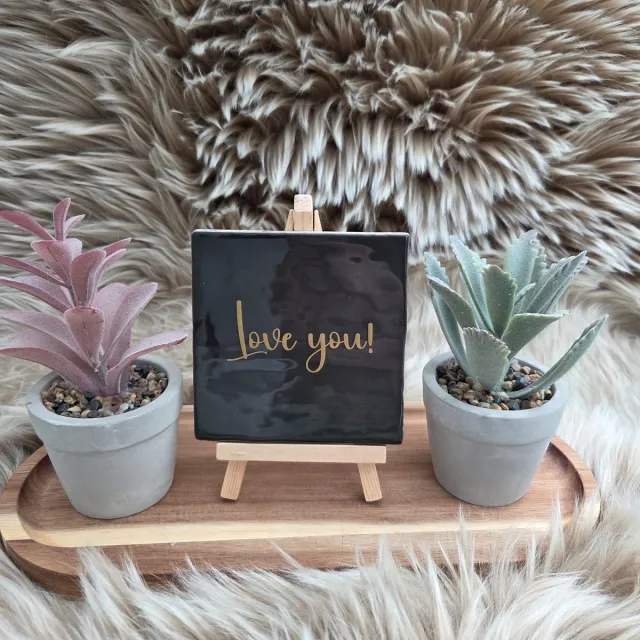 CreaCraft Robuust wenstegeltje - Love You! – Romantische Decoratietegel met Tekst – Perfect Cadeau voor Liefde, Valentijn en Jubileums - Trendy nu - 10x10 - Valentijnsdag - Verliefd - Liefde Zwart/Goud