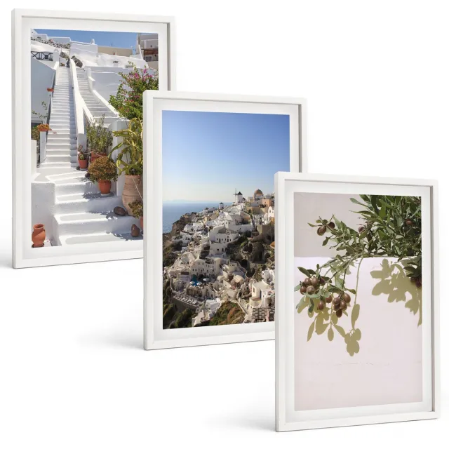 Coloray 3-Delige Schilderij Set - Witte Trappen Op Santorini Met Uitzicht Over De Stad - 40 x 60 - Muurdecoratie - Schilderijen Set - Woonkamer - Woonkamer Decoratie Witte lijst