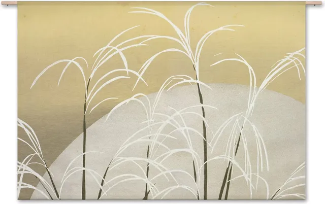 Naturalis Unlimited ‘Susuki Grass’ in het maanlicht - Houtsnede van Kamisaka Sekka - wandkleed XL inclusief ronde stokken goud