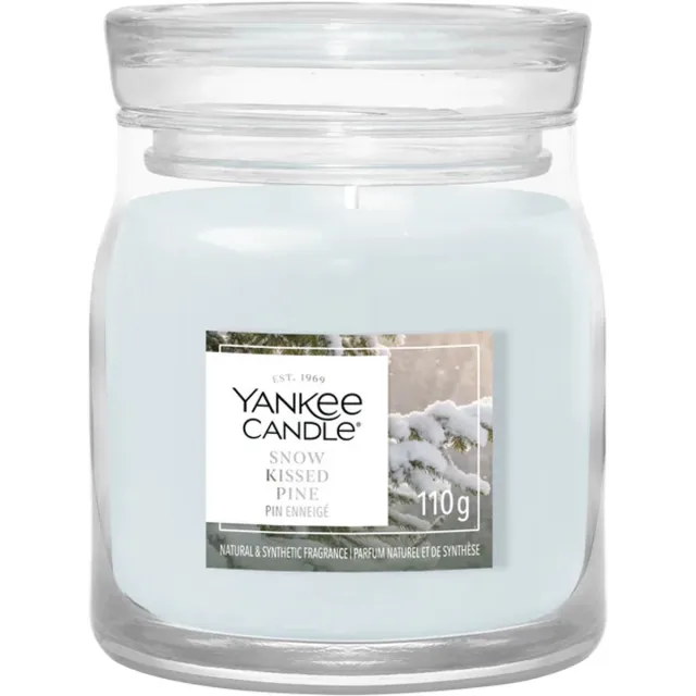 Yankee Candle Snow Kissed Pine Small Jar Geurkaars - tot 30 branduren Wit