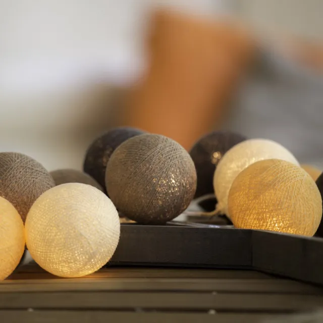 Cotton Ball Lights LED lichtslinger voor binnen - Handgemaakt en Fairtrade - 20 lampjes - Clay