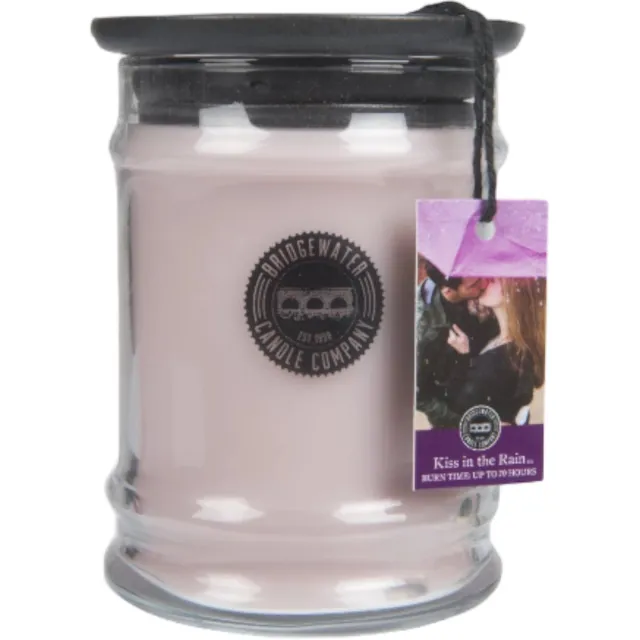 Bridgewater Geurkaars - 225gr - Kiss in the Rain Paars