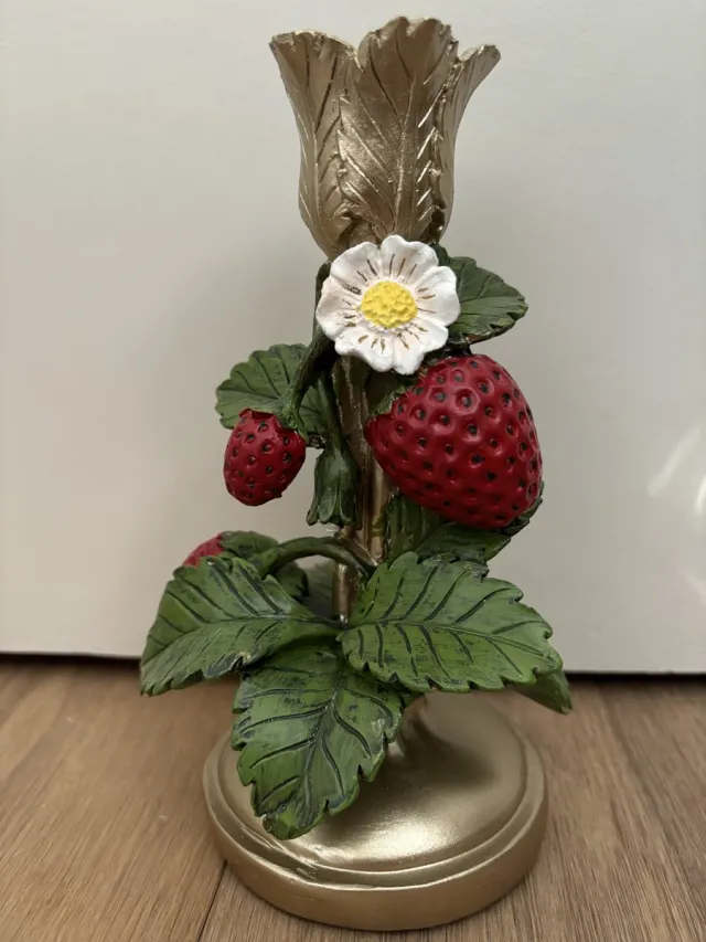Kersten kandelaar-aardbei-20x9x20 goud, groen, rood en wit