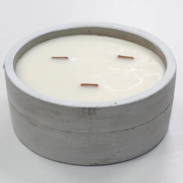 Ancient Wisdom Soja Was Kaars in Betonnen Pot - Large - Patchouli & Donker Amber Betongrijs