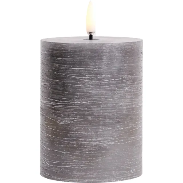 Uyuni Led Kaars GRIJS Uyuni - GREY Led kaars - 3D VLAM - LED Metallic GREY Pillar Candle - 7,5 x Hoogte 10 cm