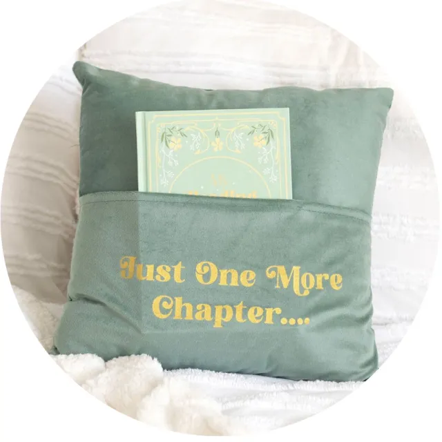 Something Different Just One More Chapter with Book Pocket Kussen Multicolours