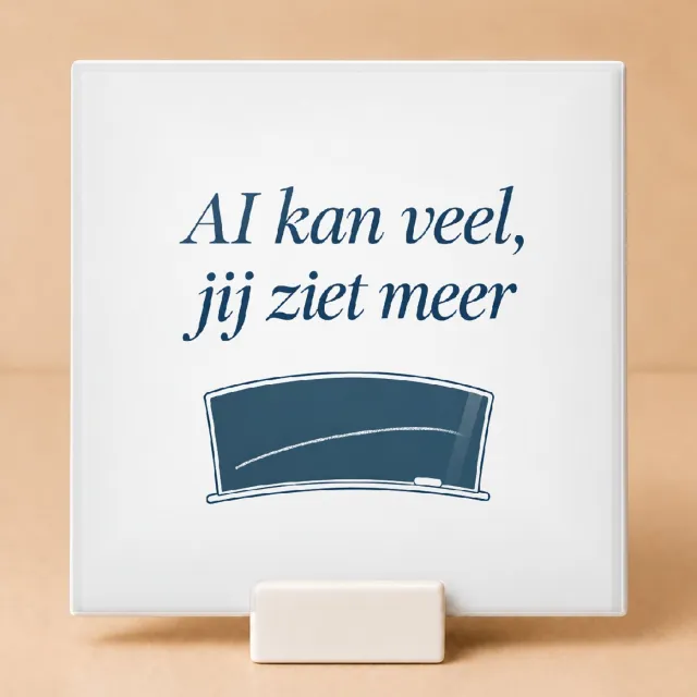 Bedruk King Minimalistische De AI-wijze meester Tegel – Fijne one-line art wanddecoratie voor tech en kunstliefhebbers - 11 x 11 cm met houder Wit