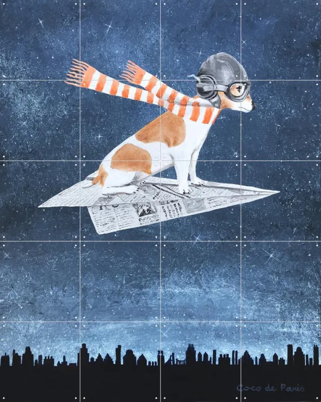 IXXI Jack Russell on paper plane, Coco de Paris - 80 x 100 cm - Grote wanddecoratie en posters - Fantasierijk, Speels, Surrealisme, Illustraties Blauw / Wit / Bruin