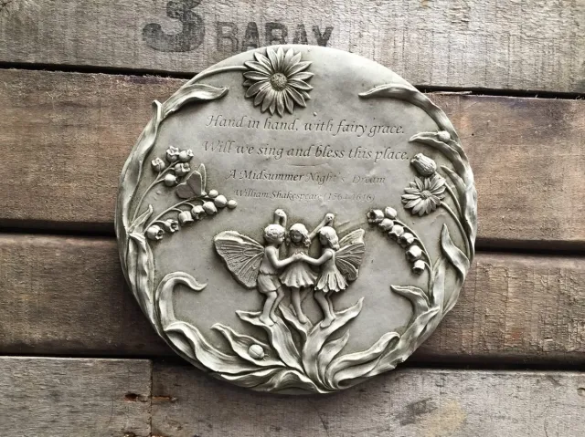 LO. Ornaments Betonnen tuinbeeld - muurornament engelen / Shakespeare grijs