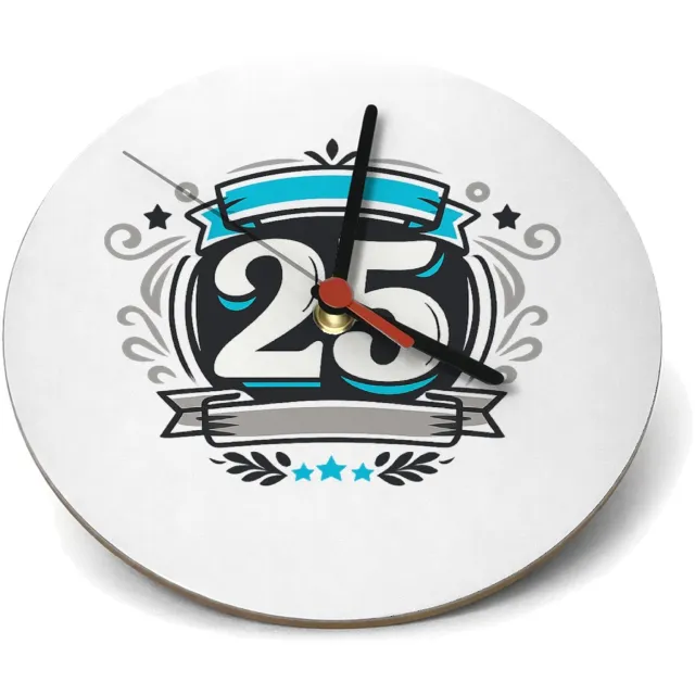 Mr Cadeautjes Klok rond Ø 19 - design Retro embleem met een groot jaartal en sportieve omlijsting | cadeau Wit
