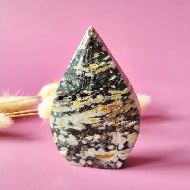Moonlight Gemstones Ocean Jasper A+ Kwaliteit - Druzy Druppelvormige Flame Staande Edelsteen Kristal - 122gram Meerkleurig