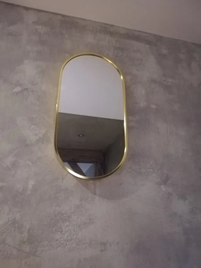 Home Deco spiegel ovaal met goudkleurige rand luxe uitstraling