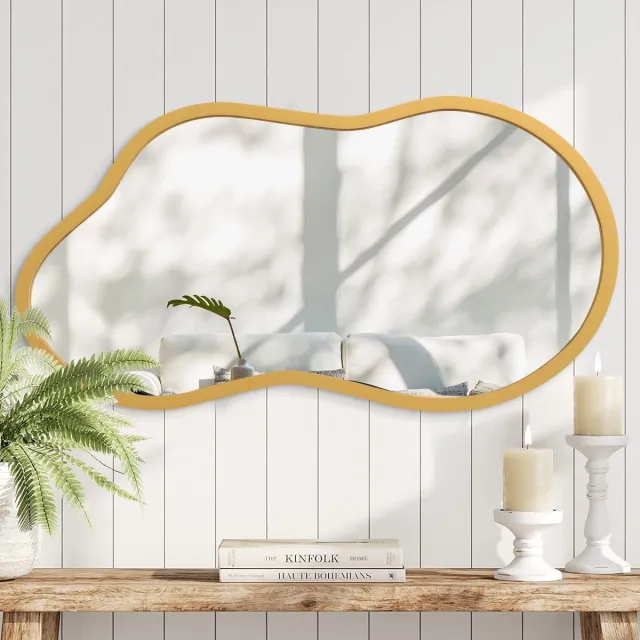 Famanu Grote wandspiegel met een onregelmatig houten frame, 65 x 40 cm, ideaal voor badkamer of entree Goud