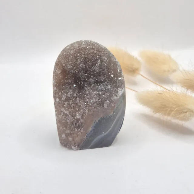 Moonlight Gemstones Druzy Grijze Agaat Freeform / Staande Edelsteen Kristal - #46 97g Meerkleurig