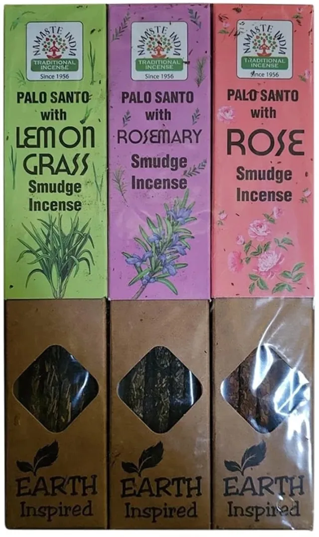 Namaste India Palo Santo Wierook Set - Assorti Pakket met Citroengras, Rozemarijn en Roos - 3 Doosjes Smudge Incense - Earth Inspired - Natuurlijke Wierookstokjes voor Meditatie, Ontspanning en Aromatherapie Met Kajal Sticker Bruin