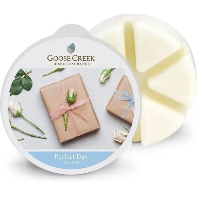 Goose Creek Home Fragrance Goose Creek Waxmelts Perfect Day met de geurnoten: Geurnoten: topwarm amber en romig sandelhout middensensueel amber en suiker kristallen basisgeborsteld suède en lichte musk. Creme