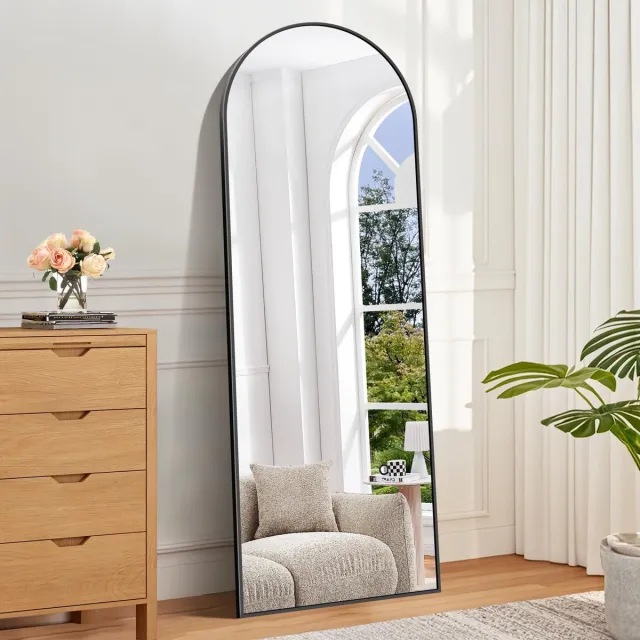 Famanu Staande spiegel van 161x52 cm, gebogen volledige lengte, zwarte vloer- en wandspiegel met standaard, geschikt voor woonkamer, slaapkamer en entree