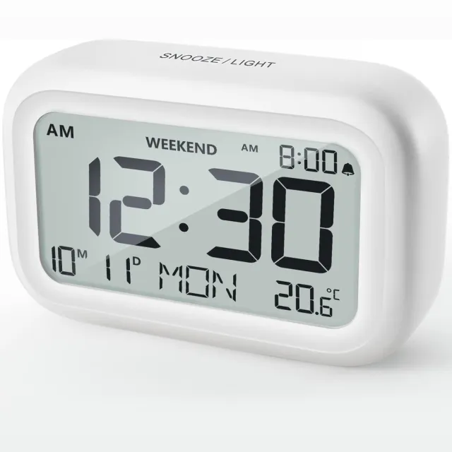 Famanu Digitale reiswekker op batterijen, LCD-display, snooze- en weekendmodus, compacte tafelklok wit