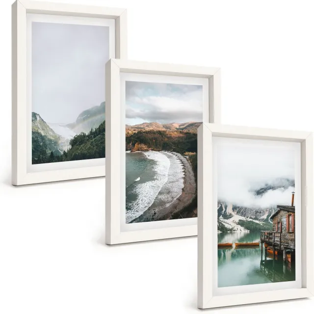 TULUP 3-Delige Schilderij Set - Uitzicht op de bergen en het strand met wolken en water. - 20x30 - Wanddecoratie - Muurdecoratie - Moderne Interieurdecoratie - Woonkamer Decoratie Witte lijst