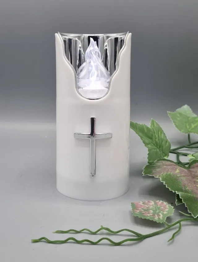 Subito Led kaars - C707 - Wit - Zilver - Kruis - 1200 branduren - Inclusief batterij - Flikkerend led - Grafkaars - Graflicht Wit / Zilver