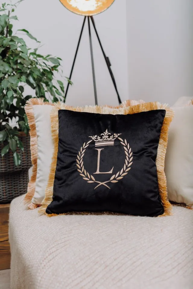 Sandra Mika Embroidered pillow / personalised pillow / monogram pillow / decorative cushion 40x 40 black velvet letter Zwart