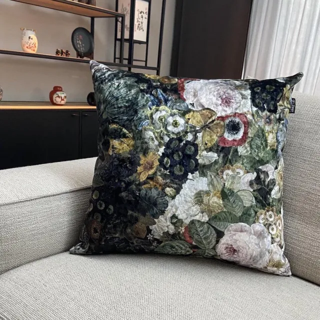 Zippi Design Flower Art Sierkussen Fluweel 45x45 cm Luxe (veren vulling) bloemen kussen kleur zwart geel groen zwart /oranje