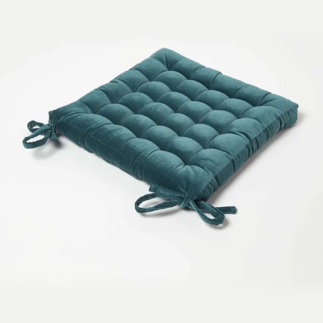 Homescapes stoelkussen – fluweel zitkussen – blauwgroen – 40x40 cm – met lint – voor eetkamer & buitengebruik