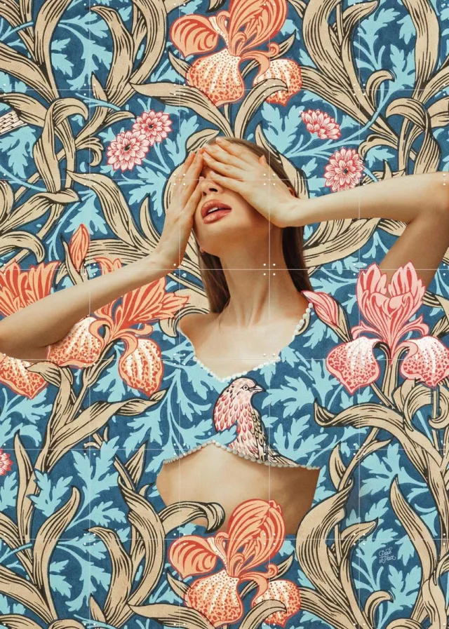 IXXI Hide and Seek, Paste in Place - 100 x 140 cm - Grote wanddecoratie en posters - Kleurrijk, Illustraties, Klassiek, Gemengde Technieken, Collage Blauw
